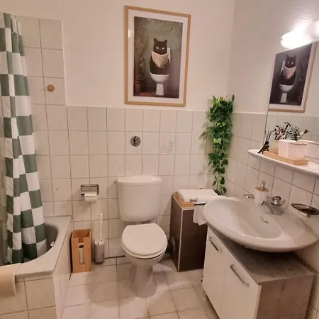 Eva's - Angenehm Kuehles Erdgeschoss-apartment Business&monteur&relax