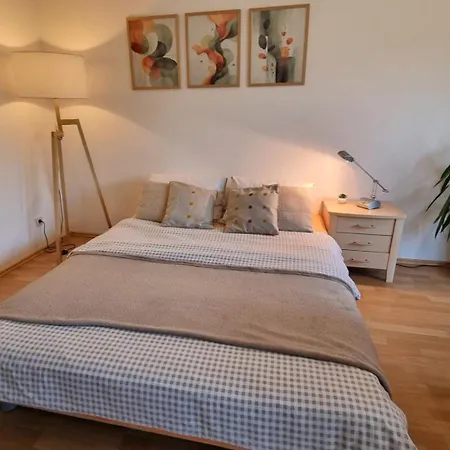 Apartmán Eva's - Angenehm Kuehles Erdgeschoss-apartment Business&monteur&relax *